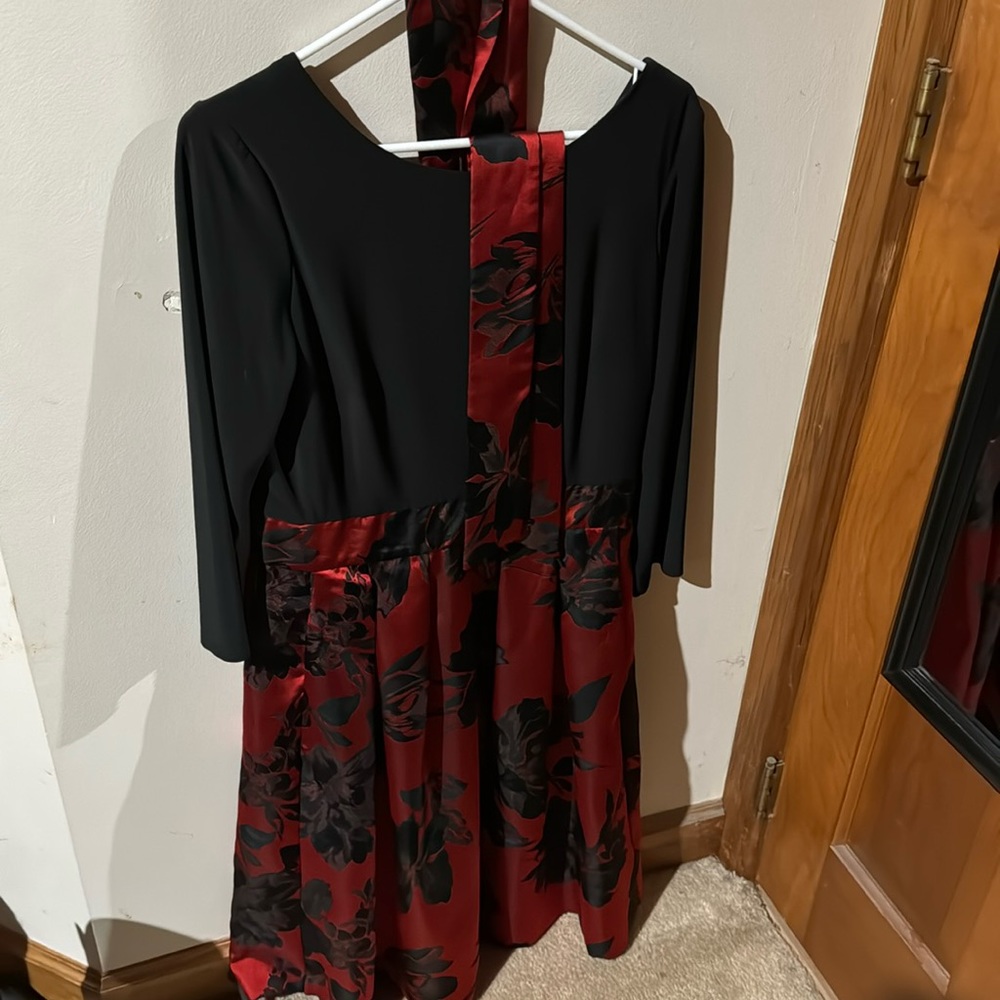 Elle Women’s Dress with Pockets